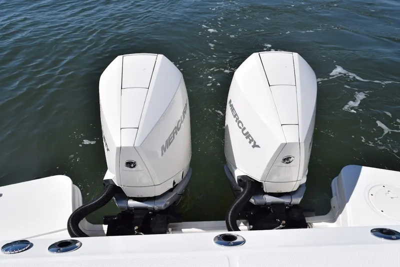 Slide: The Image of Boston Whaler 325 Conquest 2021 - 6256834