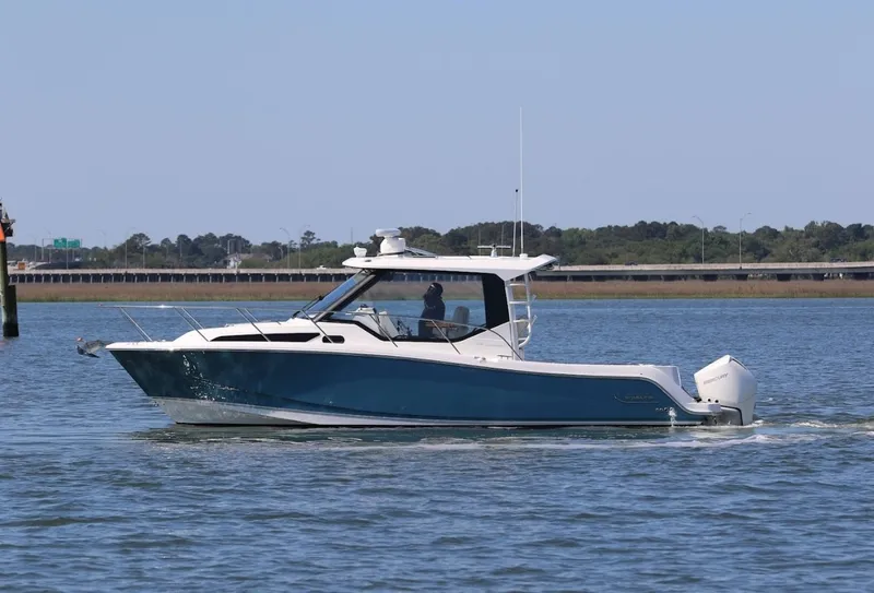 Slide: The Image of Boston Whaler 325 Conquest 2021 - 6256829