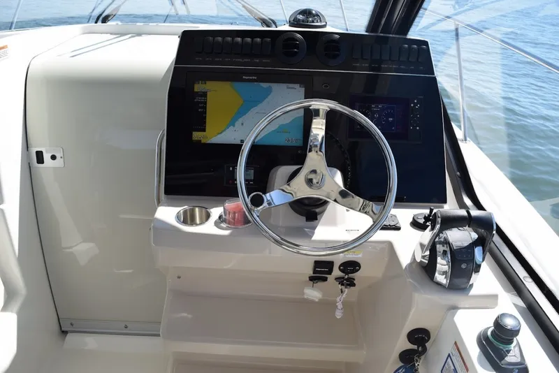 Slide: The Image of Boston Whaler 32 - SIP N SEA - Helm 2021 Boston Whaler 325 Conquest - SIP N SEA - 7655800