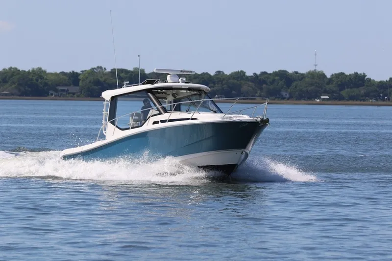 Slide: The Image of Boston Whaler 325 Conquest 2021 - 6256832