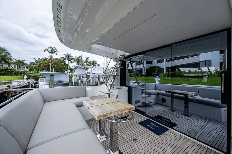 Slide: The Image of Prestige 520 2021 - 6256949