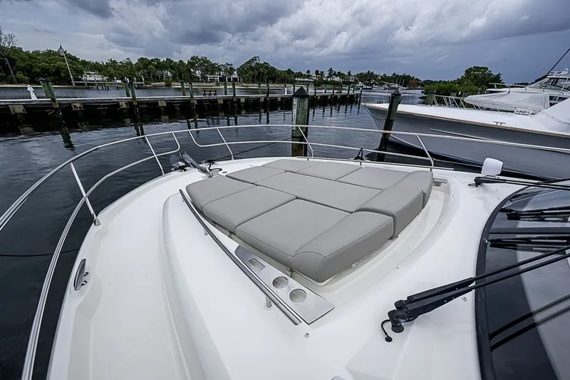 Slide: The Image of Prestige 520 2021 - 6256947