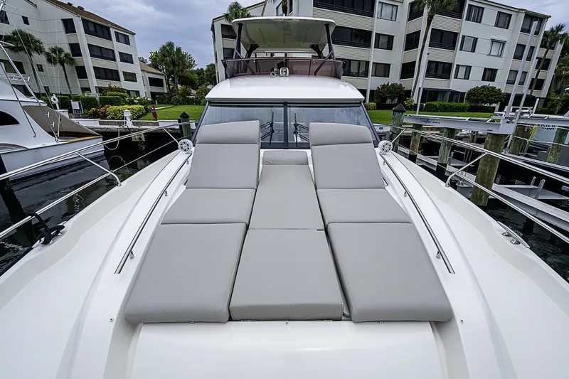 Slide: The Image of Prestige 520 2021 - 6256948