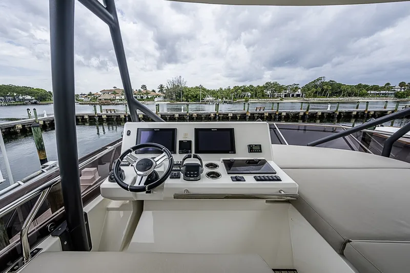 Slide: The Image of Prestige 520 2021 - 6256958
