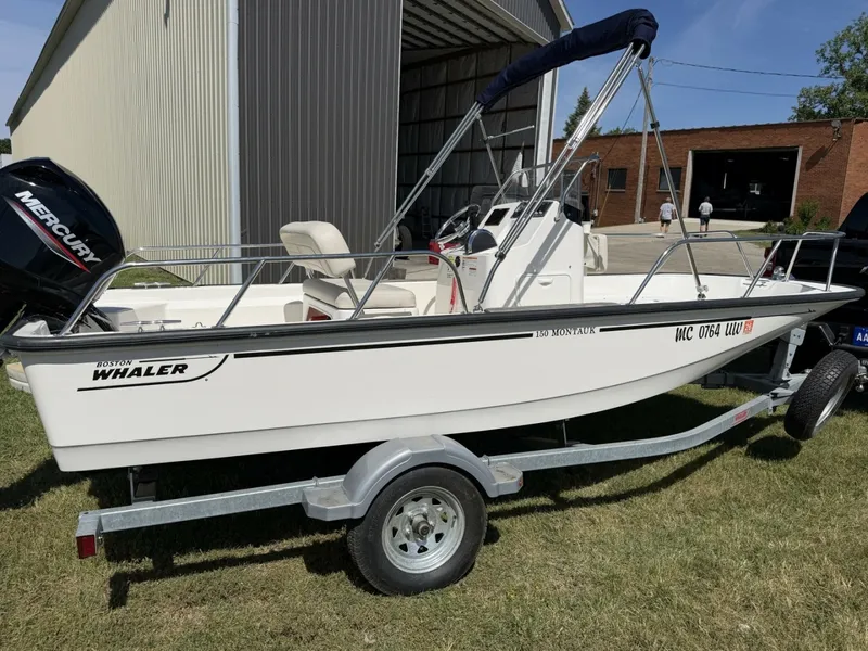 The Image of Boston Whaler 150 Montauk 2023 - 0