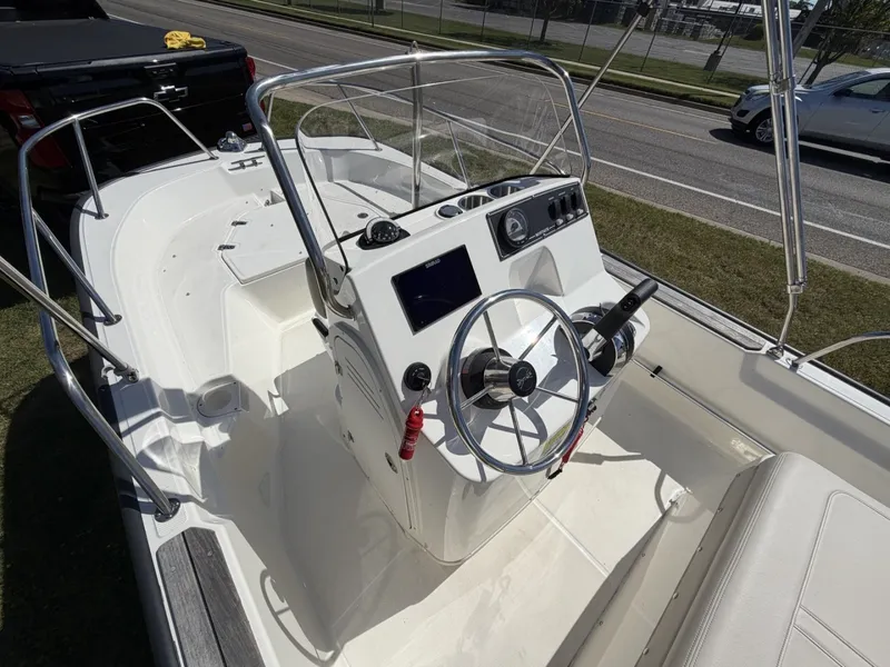 Slide: The Image of Boston Whaler 150 Montauk 2023 - 6257146