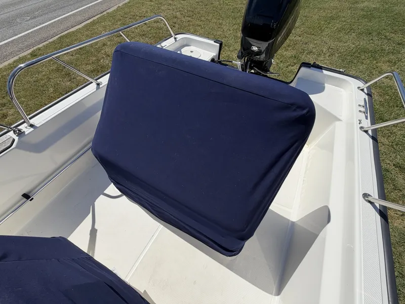 Slide: The Image of Boston Whaler 150 Montauk 2023 - 6257162