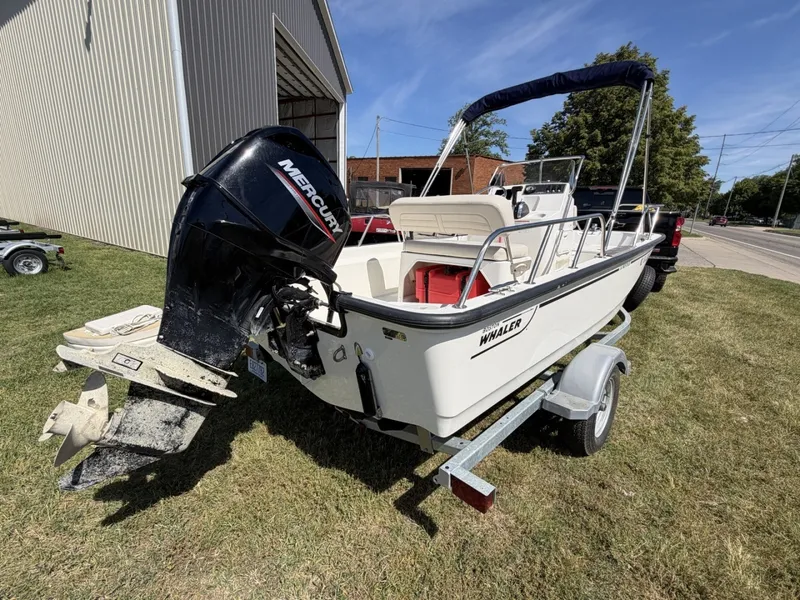 Slide: The Image of Boston Whaler 150 Montauk 2023 - 6257150