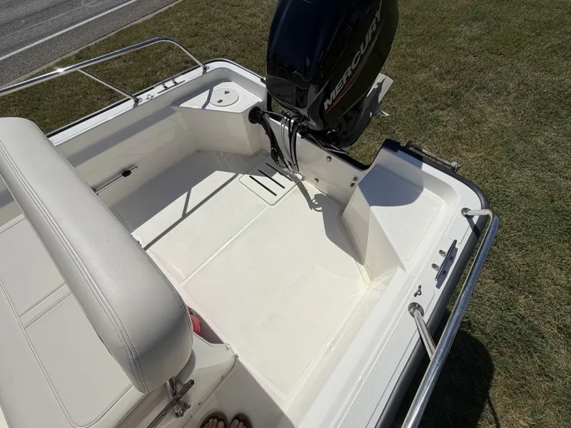 Slide: The Image of Boston Whaler 150 Montauk 2023 - 6257148