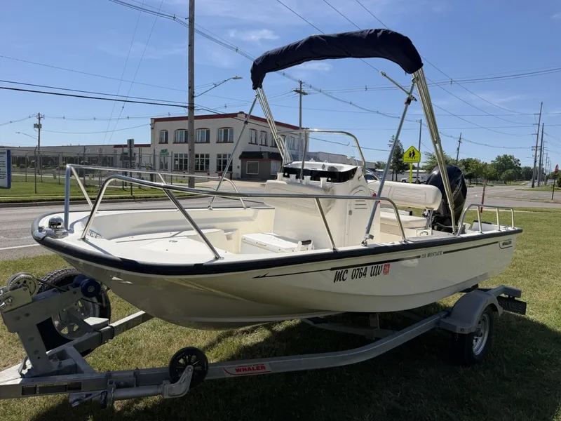Slide: The Image of Boston Whaler 150 Montauk 2023 - 6257155