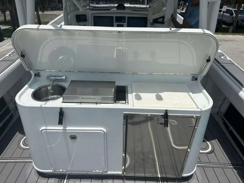 Slide: The Image of Yellowfin 42 Offshore 2014 - 6257437