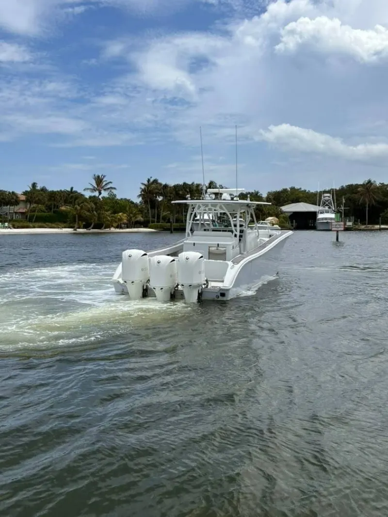 Slide: The Image of Yellowfin 42 Offshore 2014 - 6257455