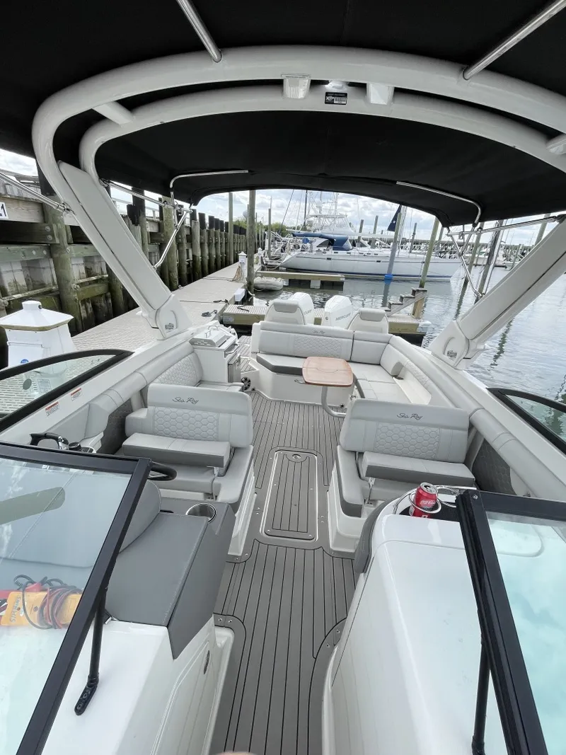 Slide: The Image of Sea Ray 290 SDX 2022 - 6257424