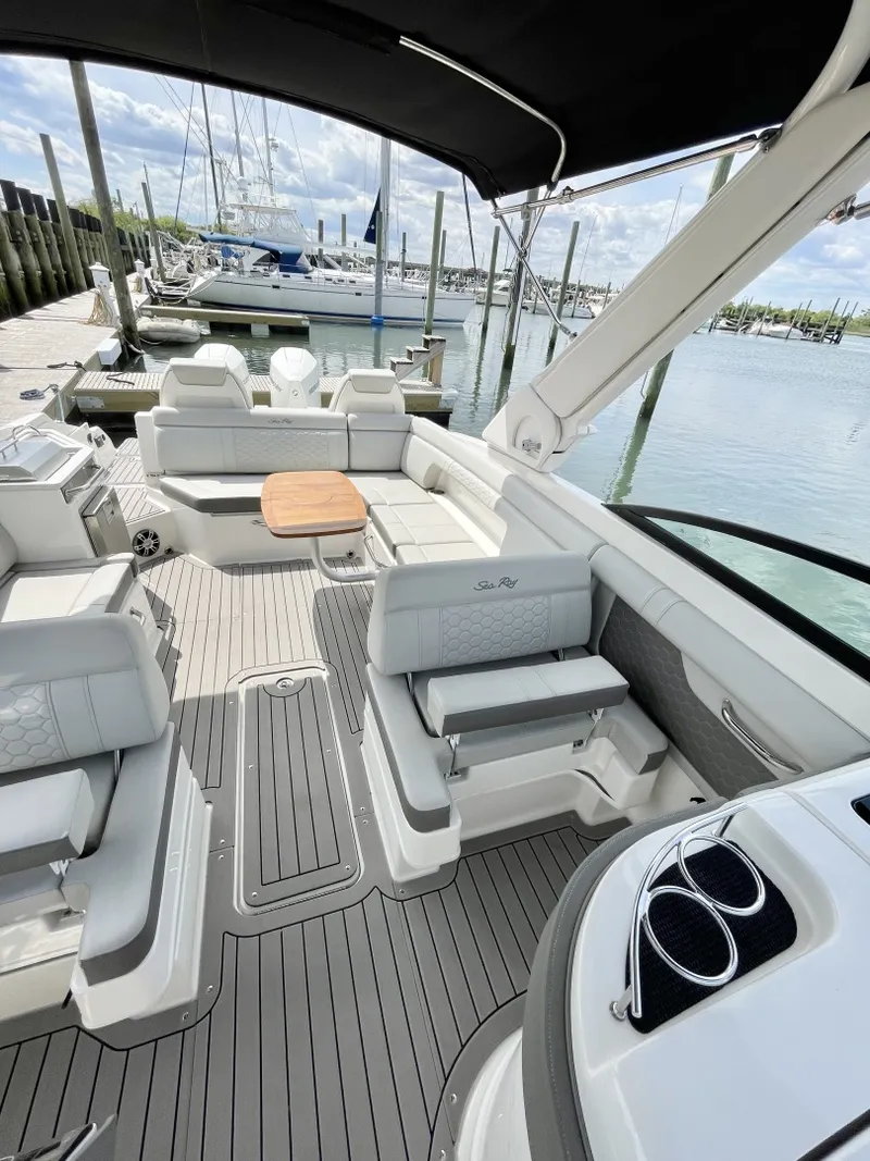 Slide: The Image of Sea Ray 290 SDX 2022 - 6257416