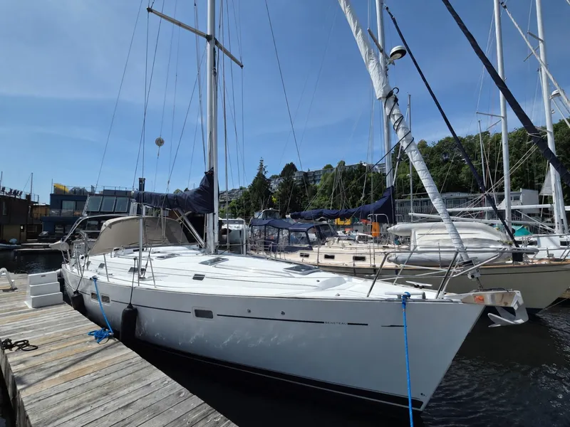 Slide: The Image of 2000 Beneteau Oceanis 411 sailboat docked at Signature - 6257925