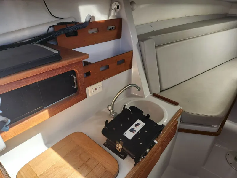 Slide: The Image of Contender 35 Side Console 2001 - 6258785
