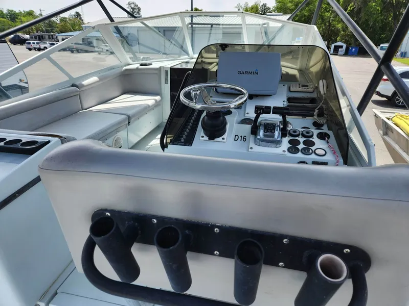 Slide: The Image of Contender 35 Side Console 2001 - 6258777