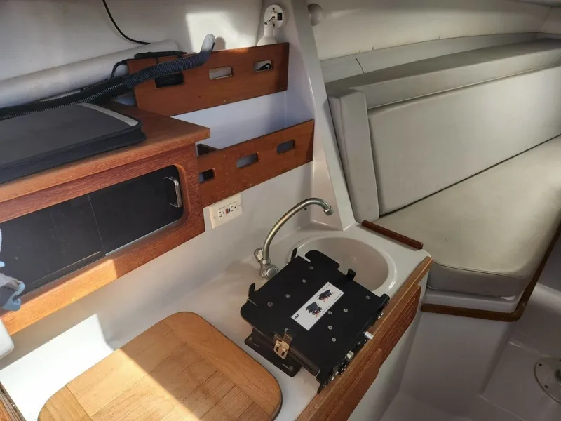 Slide: The Image of Contender 35 Side Console 2001 - 7508294