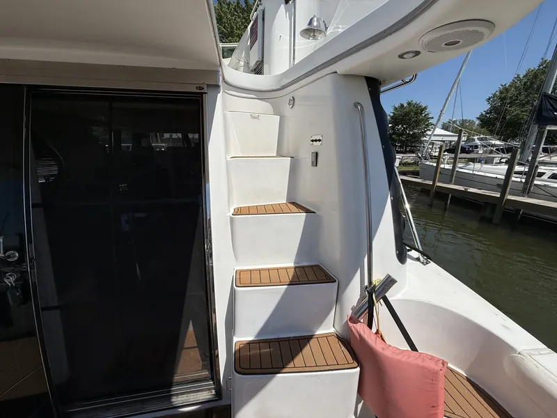 Slide: The Image of Carver Yachts 450 Voyager 1999 - 6258870