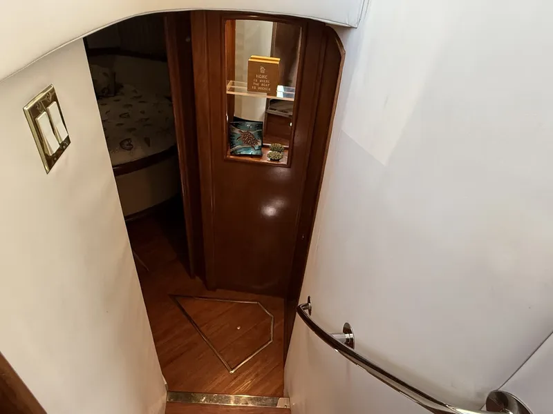 Slide: The Image of Carver Yachts 450 Voyager 1999 - 6258904