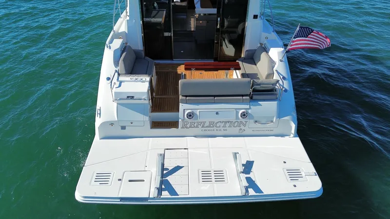 Slide: The Image of Sea Ray 520 Sundancer 2019 - 6259026