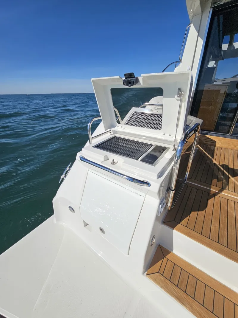 Slide: The Image of Sea Ray 520 Sundancer 2019 - 6259027