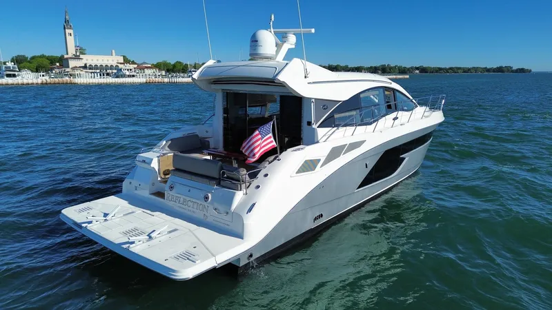Slide: The Image of Sea Ray 520 Sundancer 2019 - 6259017