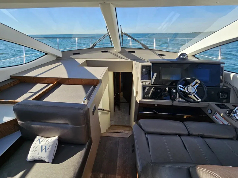 Slide: The Image of Sea Ray 520 Sundancer 2019 - 6259041