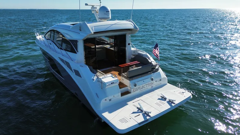 Slide: The Image of Sea Ray 520 Sundancer 2019 - 6259018