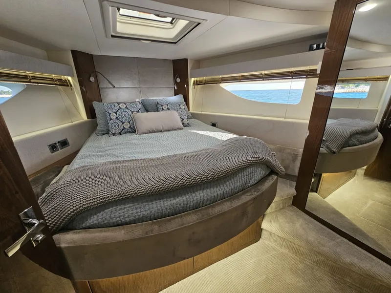 Slide: The Image of Sea Ray 520 Sundancer 2019 - 6259049