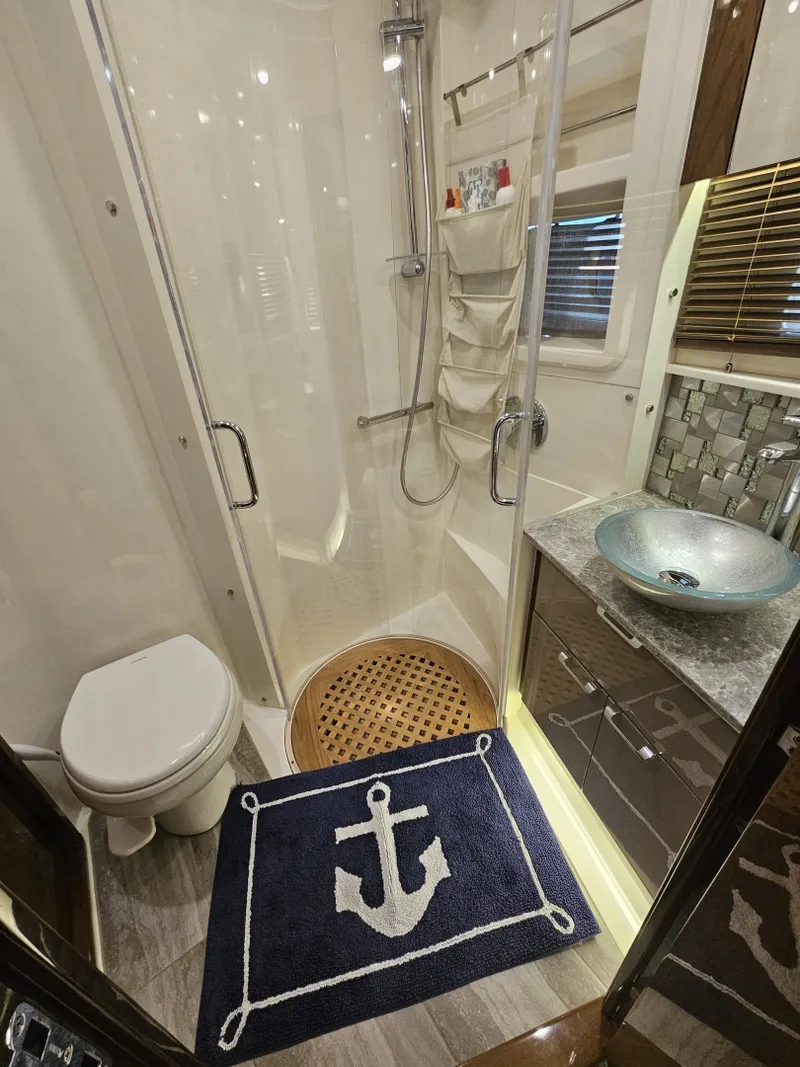 Slide: The Image of Sea Ray 520 Sundancer 2019 - 6259051