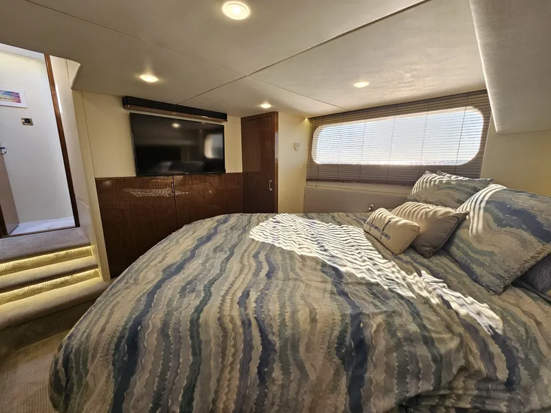 Slide: The Image of Sea Ray 520 Sundancer 2019 - 6259055
