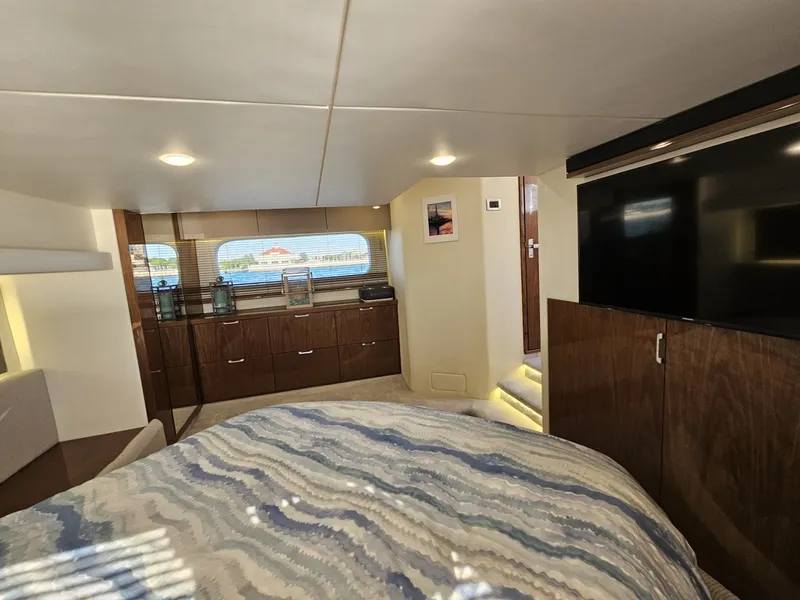 Slide: The Image of Sea Ray 520 Sundancer 2019 - 6259056