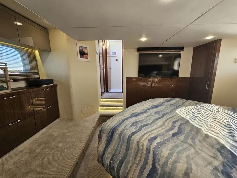 Slide: The Image of Sea Ray 520 Sundancer 2019 - 6259057
