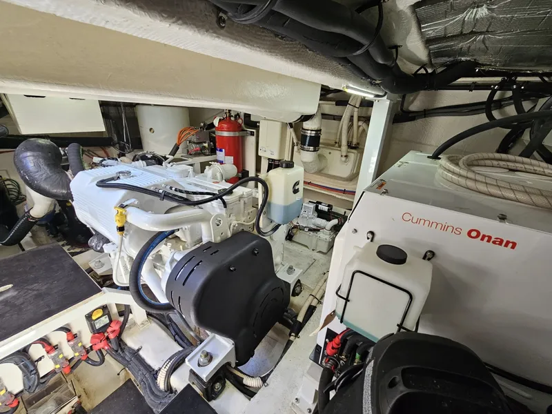 Slide: The Image of Sea Ray 520 Sundancer 2019 - 6259061