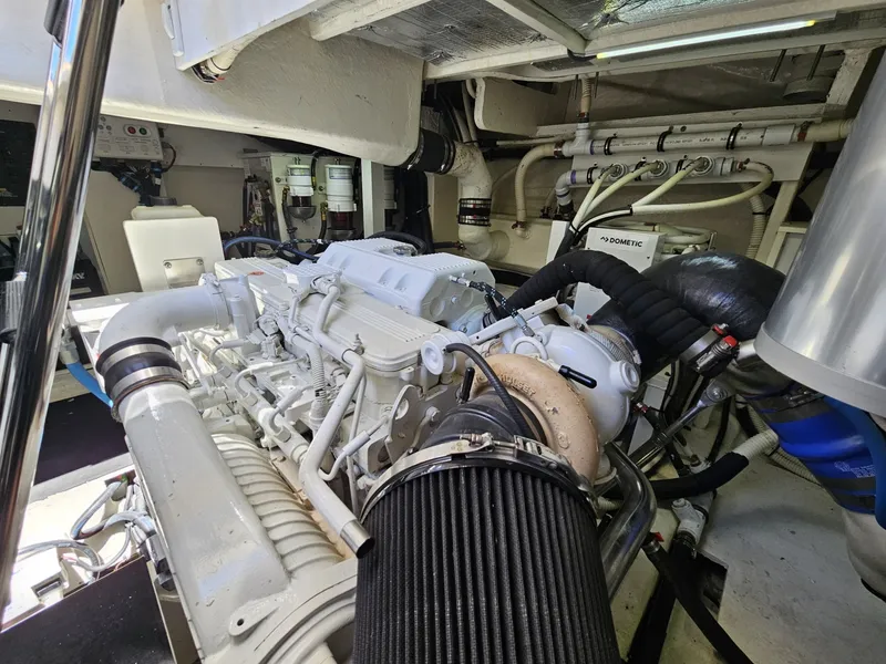 Slide: The Image of Sea Ray 520 Sundancer 2019 - 6259065