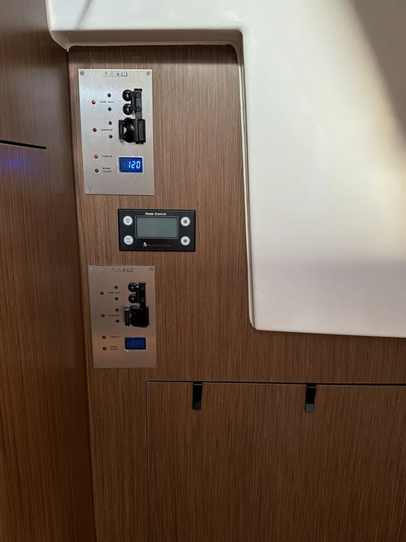 Slide: The Image of Beneteau Antares 11 2023 - 6259083