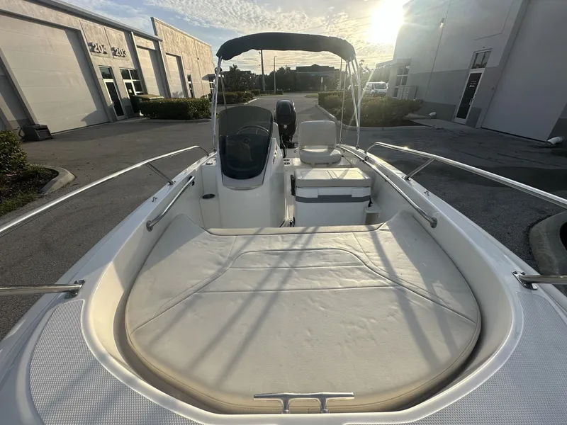 Slide: The Image of Boston Whaler 130 Super Sport 2025 - 6259159