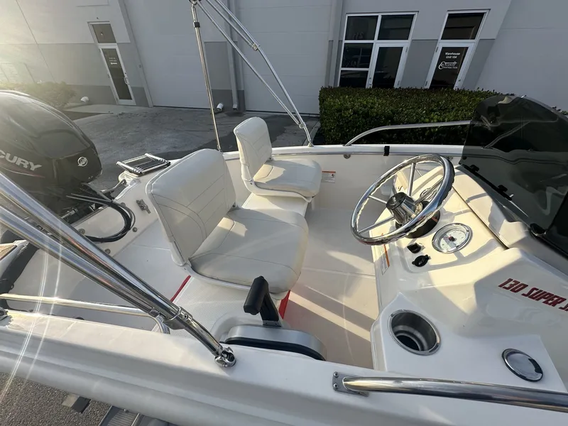 Slide: The Image of Boston Whaler 130 Super Sport 2025 - 6259165