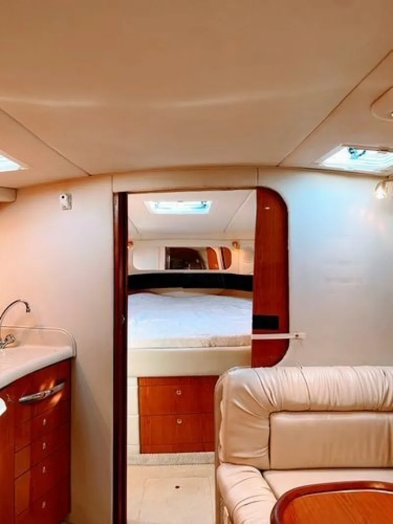 Slide: The Image of Sea Ray 370 Express 1999 - 6259244