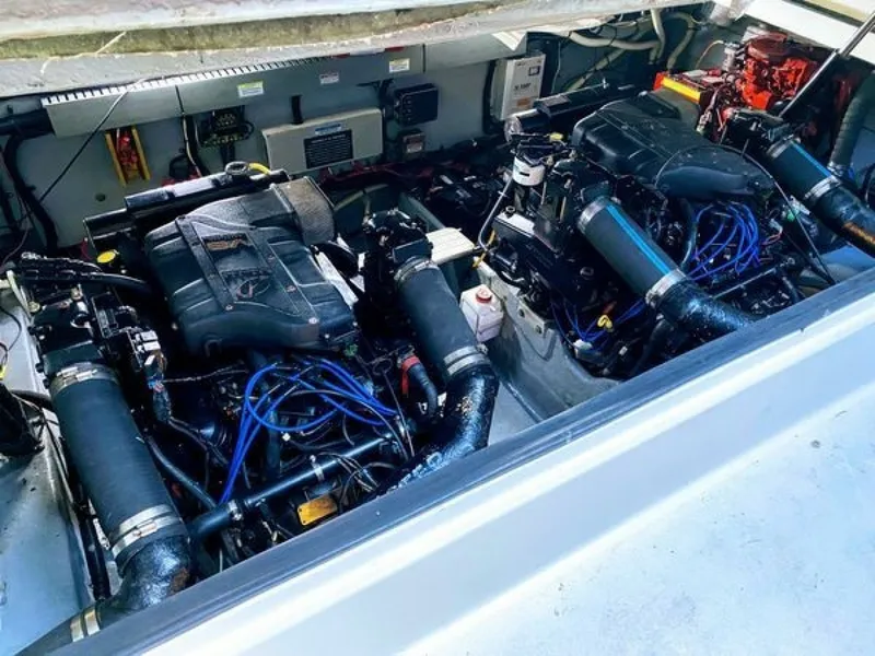Slide: The Image of Sea Ray 370 Express 1999 - 6259260