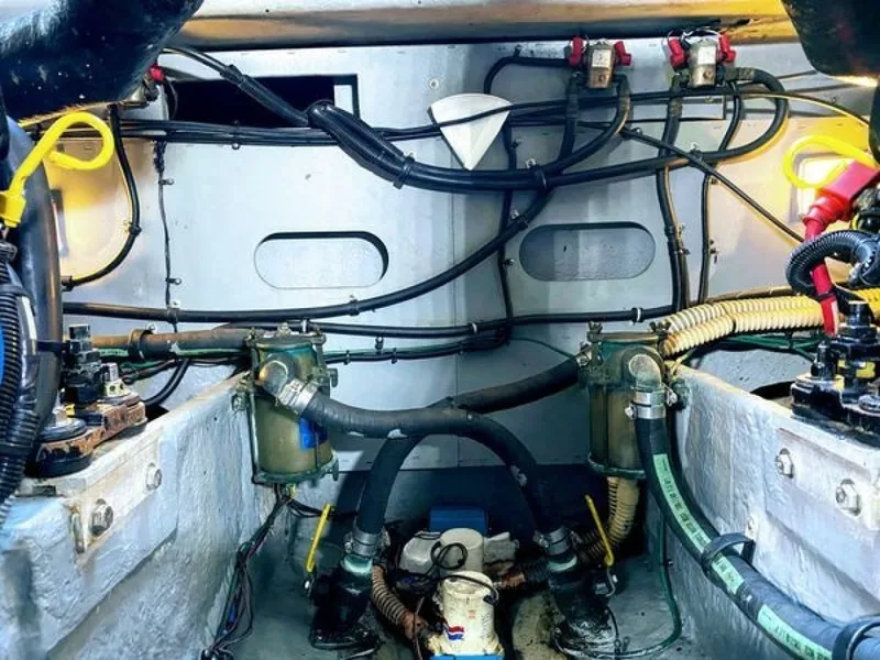 Slide: The Image of Sea Ray 370 Express 1999 - 6259266