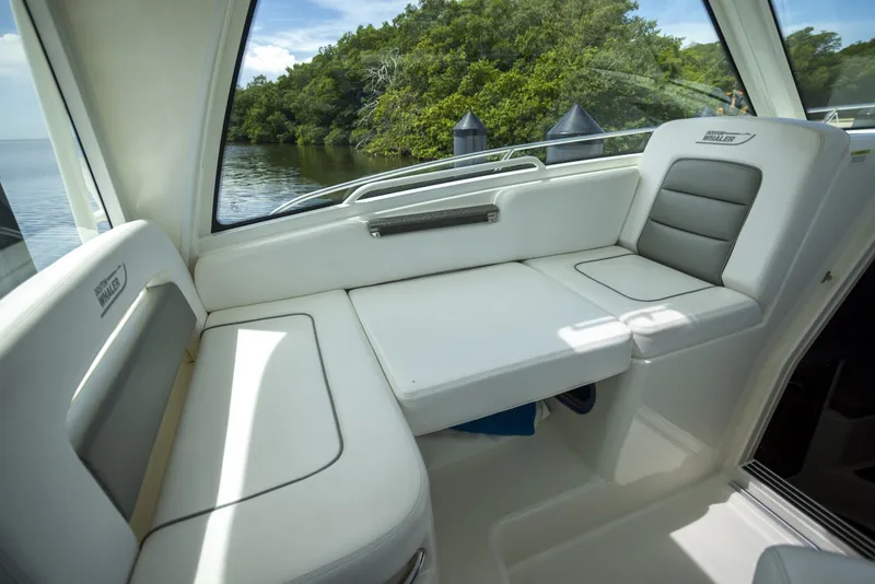 Slide: The Image of Boston Whaler 315 Conquest 2014 - 6259787