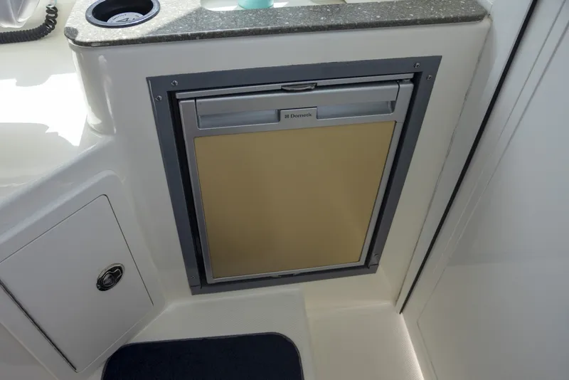 Slide: The Image of Boston Whaler 315 Conquest 2014 - 6259774