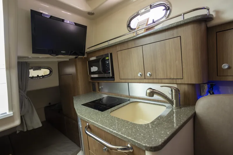 Slide: The Image of Boston Whaler 315 Conquest 2014 - 6259792