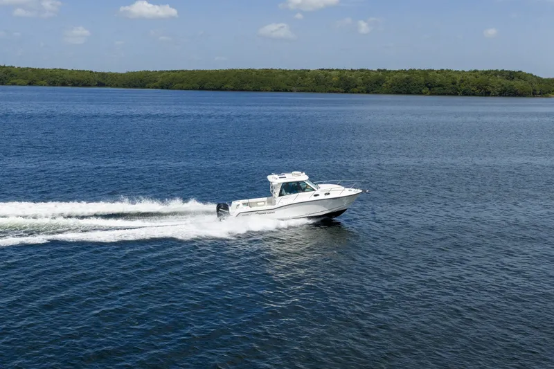 Slide: The Image of Boston Whaler 315 Conquest 2014 - 6259779
