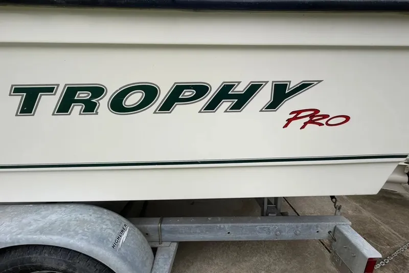 Slide: The Image of Bayliner Trophy 2052 Walkaround 2005 - 6268487