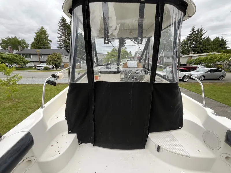 Slide: The Image of Bayliner Trophy 2052 Walkaround 2005 - 6259821