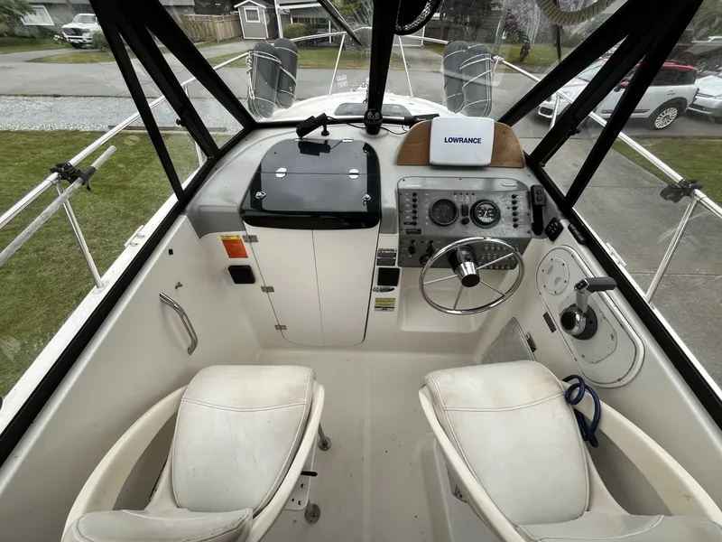 Slide: The Image of Bayliner Trophy 2052 Walkaround 2005 - 6259827