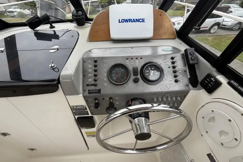 Slide: The Image of Bayliner Trophy 2052 Walkaround 2005 - 6268486